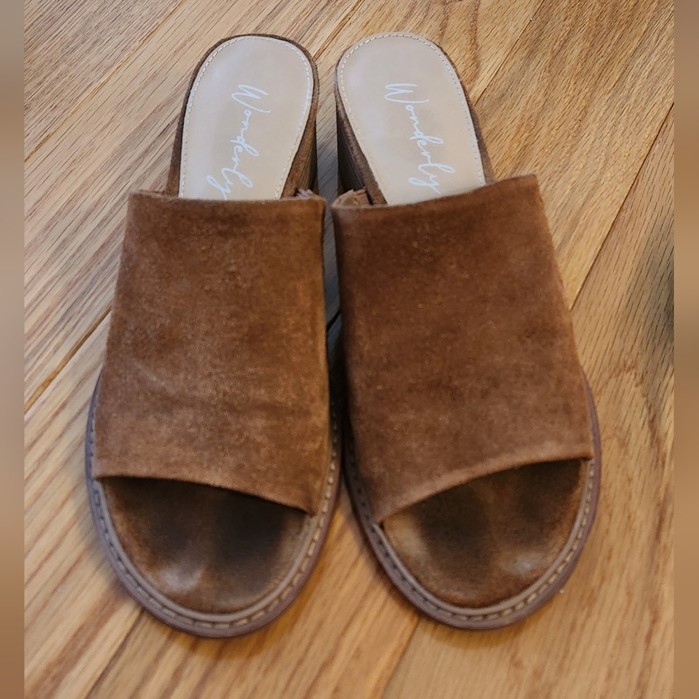 Wonderly Suede Slides